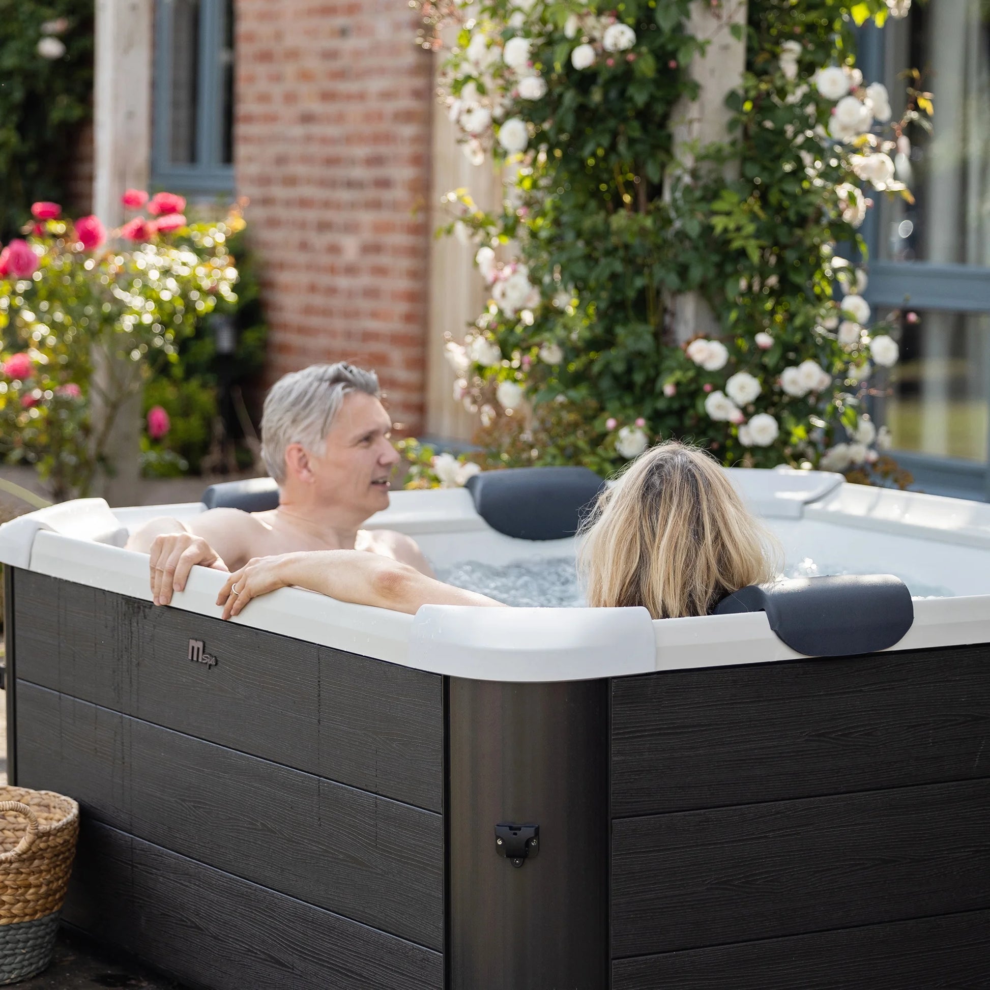 Square Bubble Spa, Hot Tub W/Hard Exterior & Soft Lined Interior, Oslo